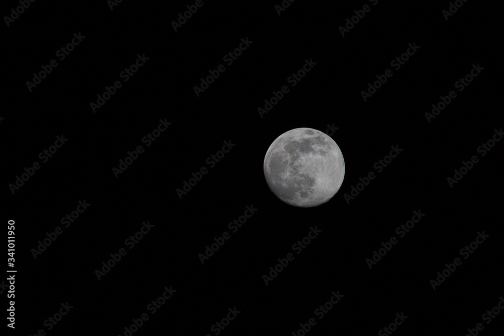 Tolles Bild vom Supermond 2020 Tolles Bild vom Supermond 2020