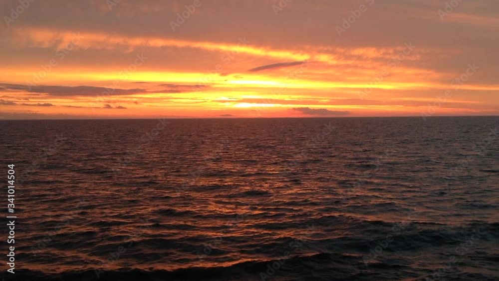 Video de un atardecer en el mar Video de un atardecer en el mar