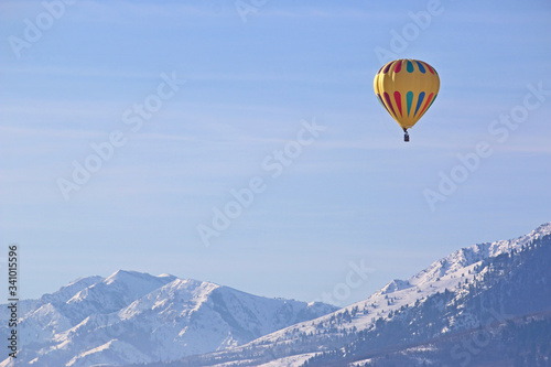 Hot air balloon in the Wasatch Front, Utah © Jenny Thompson