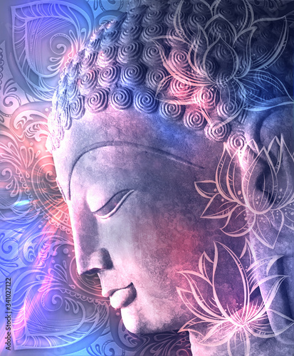 Φωτογραφία Head of the Lord Buddha in profile on a on delicate beige background