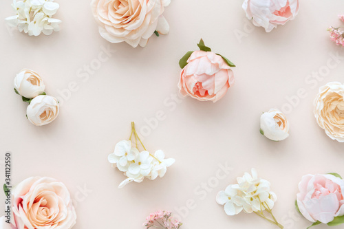 Roses arrangment photo