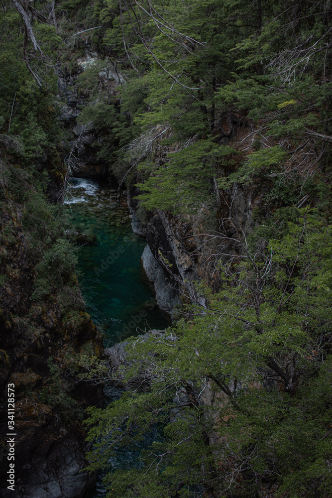 Obraz premium narrow lake called cajon azul in el Bolson, patagonia