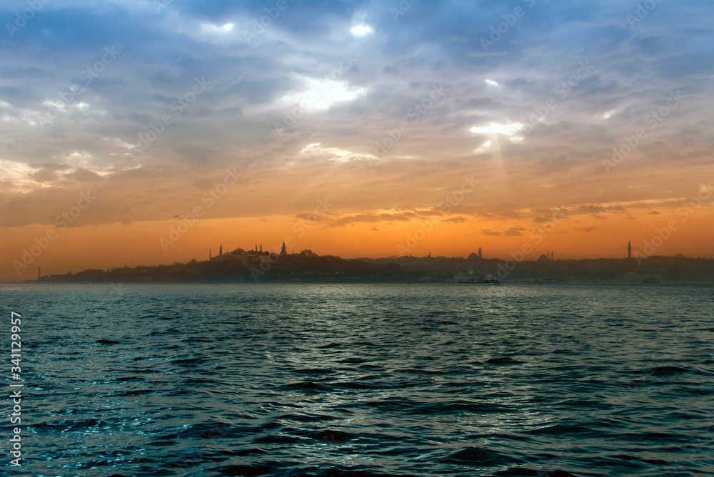 Obraz premium Istanbul, Turkey, 30 January 2010:Topkapi Palace, Historical Peninsula, Sunset