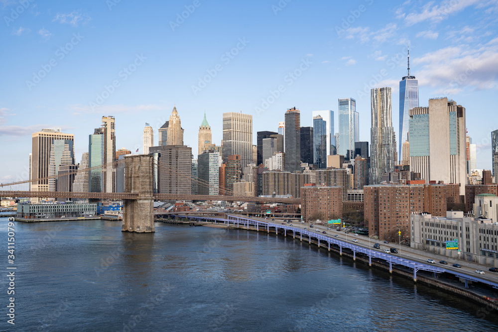 Obraz premium New York City skyline. Brooklyn bridge view. 