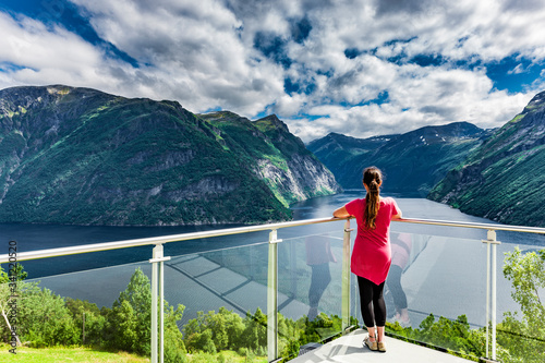 Geirangerfjord vom Aussichtspunkt bei Hellesylt