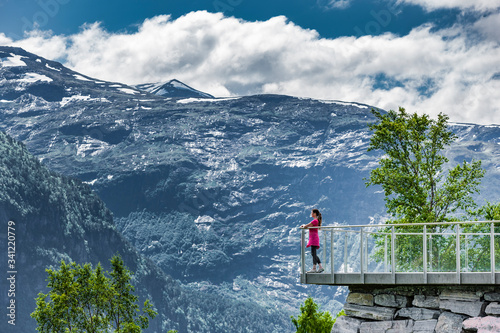 Geirangerfjord vom Aussichtspunkt bei Hellesylt