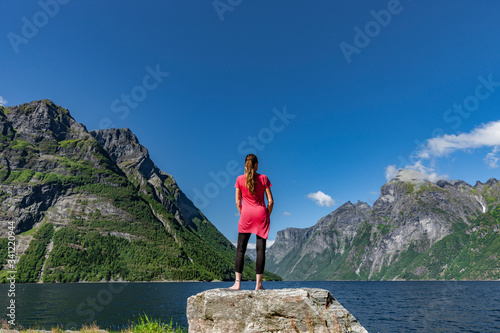 Blick auf den Hjørundfjord in Norwegen, Skandinavien
