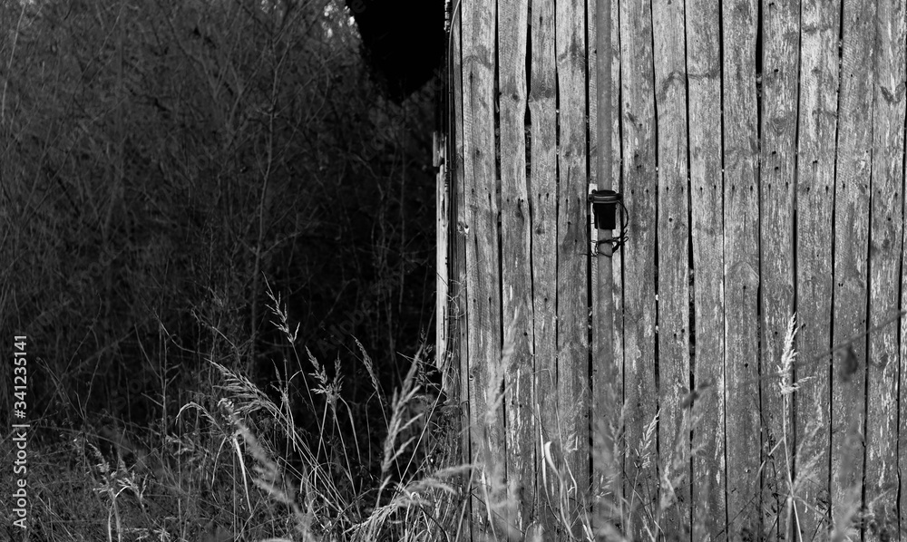 Fototapeta premium Opuszczony drewniany dom