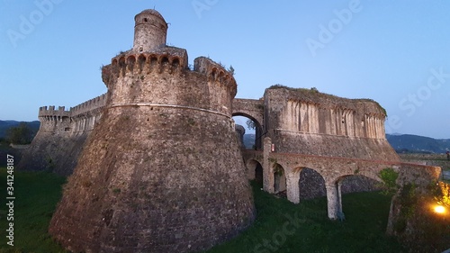 fortezza di Sarzanello - Toscana photo