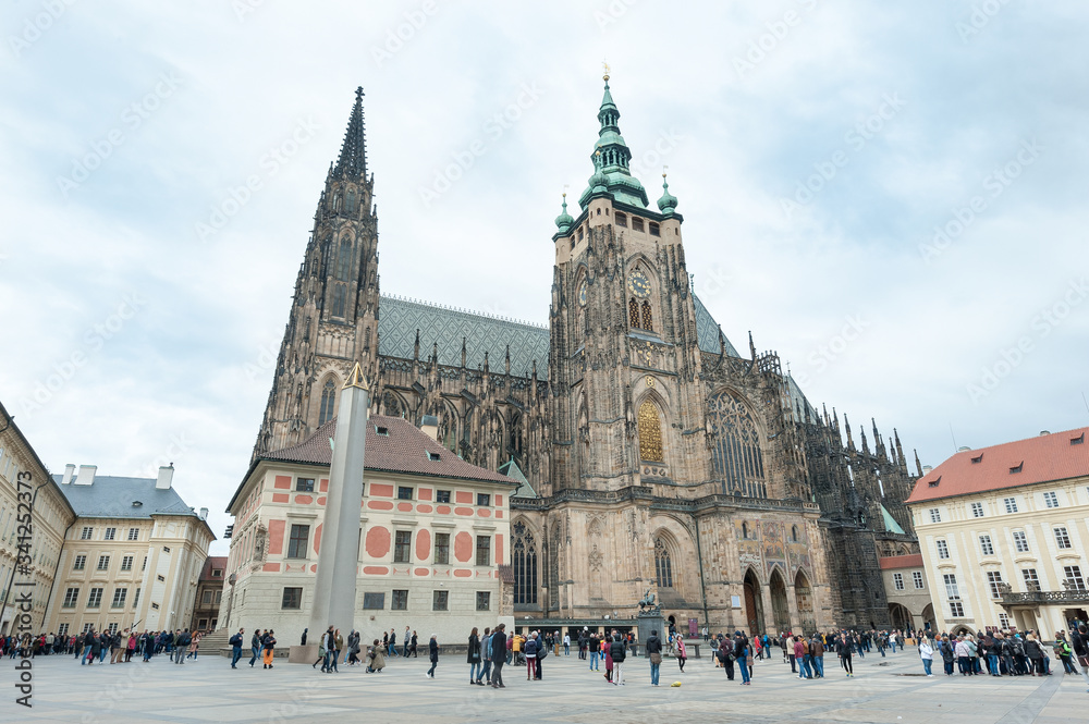Obraz premium St. Vitus Cathedral in Prague