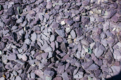 Wallpaper Mural plum blue green grey slate chippings, decorative garden aggregate Torontodigital.ca