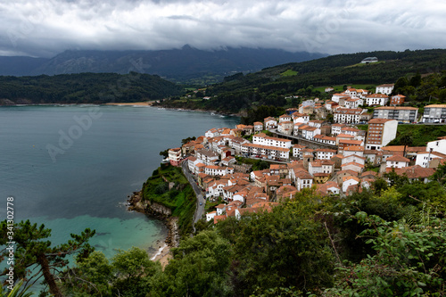 Lastres, pueblo costero de Asturias en España © Almudena