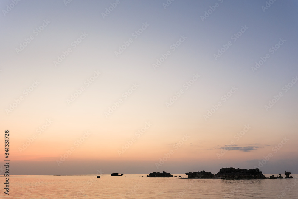 沖縄県波照間島・日本最南端、ニシ浜の夕景