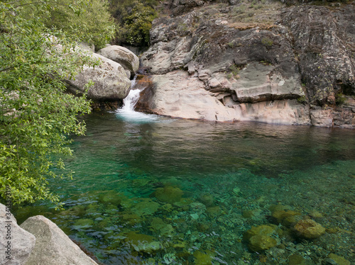 Charco Verde en el río Pelayos, en el valle del Tiétar en el Parque Regional de la Sierra de Gredos.