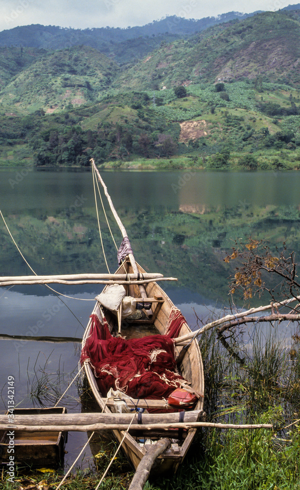 Foto de Barque de pêcheurs, Lac Kivu, République démocratique du Congo ...