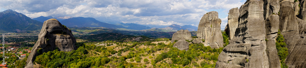 Naklejka premium Greece, Meteora: panoramic view of meteors