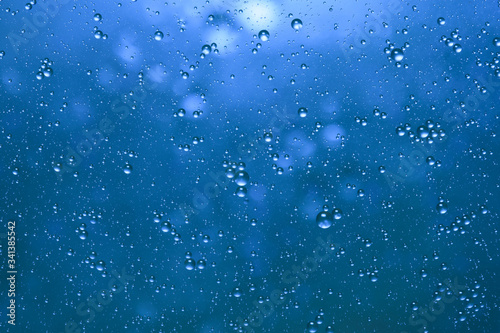 Φωτογραφία Colored air bubbles in water