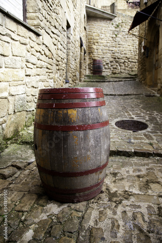 Wine wooden drums © celiafoto