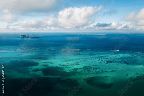 Valokuvatapetti Aerial picture of the north, north east coast of Mauritius Island