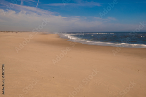 Paisagem simples de bonita praia