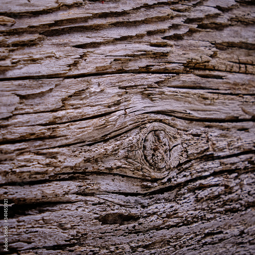 Asse di legno invecchiato con nodo