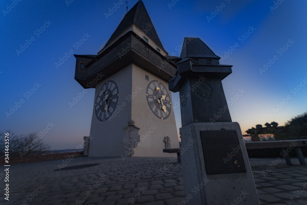 Fototapeta premium The view of the clock tower when you are very close