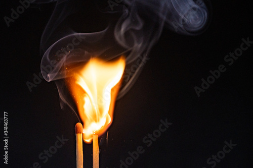 Burning matchsticks © Anders93
