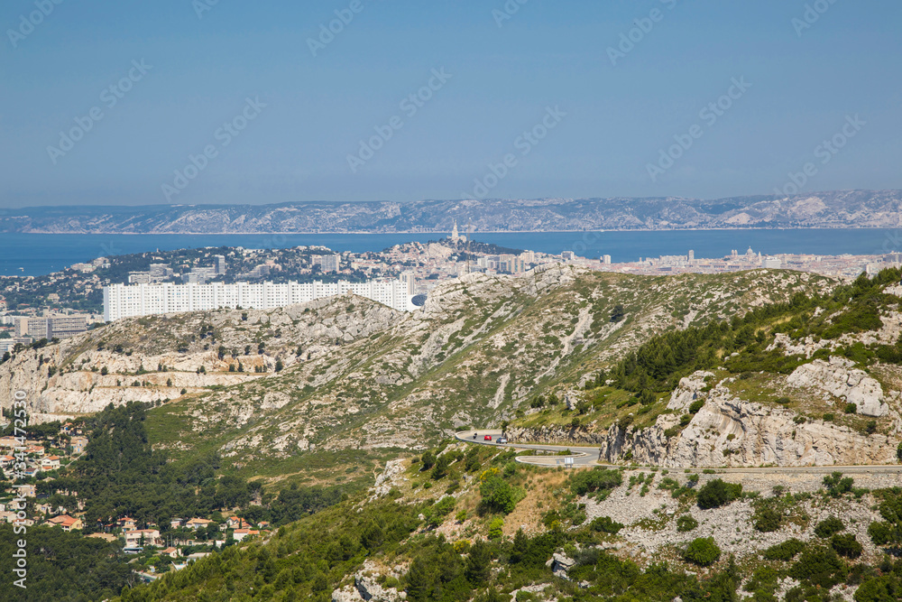 Marseille vu du col de la Gineste.