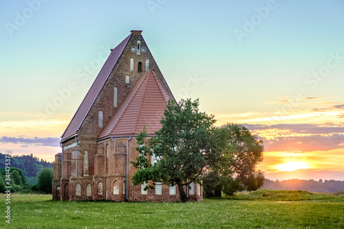 old abandoned church zapyskis