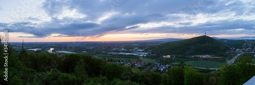 Blick vom Kaiser Wilhelm Denkmal bei Sonnenaufgang  Weserbergland  Panorama  Porta Westfalica