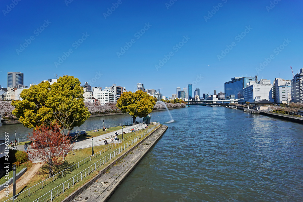 大阪 天神橋から見る剣先公園