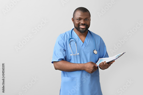 African-American doctor wit...
