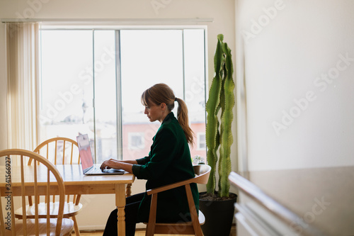 Woman working from home during coronavirus quarantine © rawpixel.com