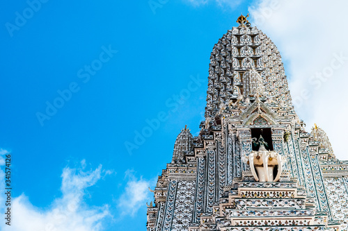 Fotografi The pagoda in the area around the main pagoda, Phra Arang wat Arun, Arun temple, Bangkok, Thailand