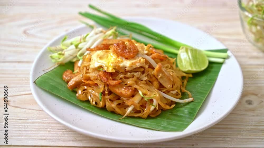 Pad Thai or stir-fried noodles with shrimps Pad Thai or stir-fried noodles with shrimps