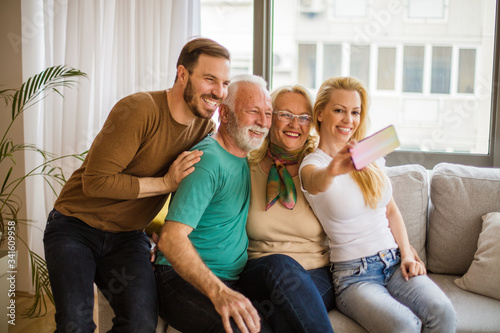 Tapeta It is important that we keep our memories.