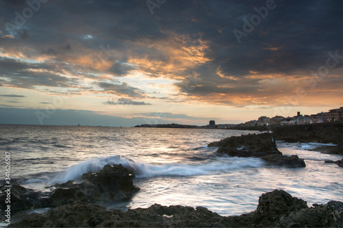 Cielo nuvoloso al tramonto ...