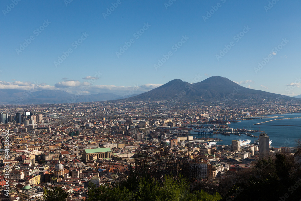 Vue générale de la Ville de Naples et le Vésuve