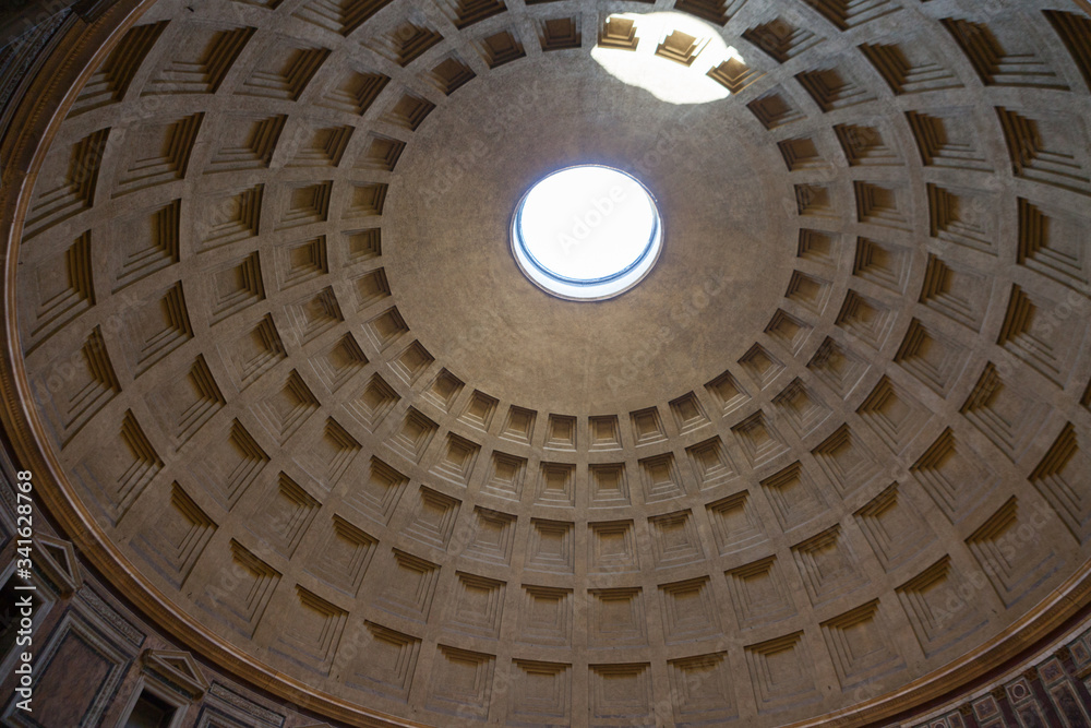 Dome à caissons du Panthéon à Rome