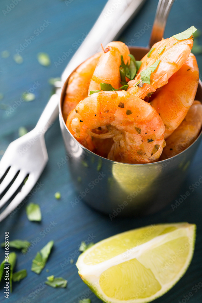 Grilled shrimp with chopped herbs and lime Grilled shrimp with chopped herbs and lime