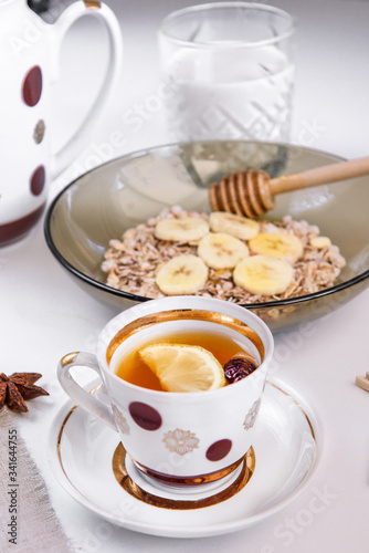 oatmeal with banana and honey