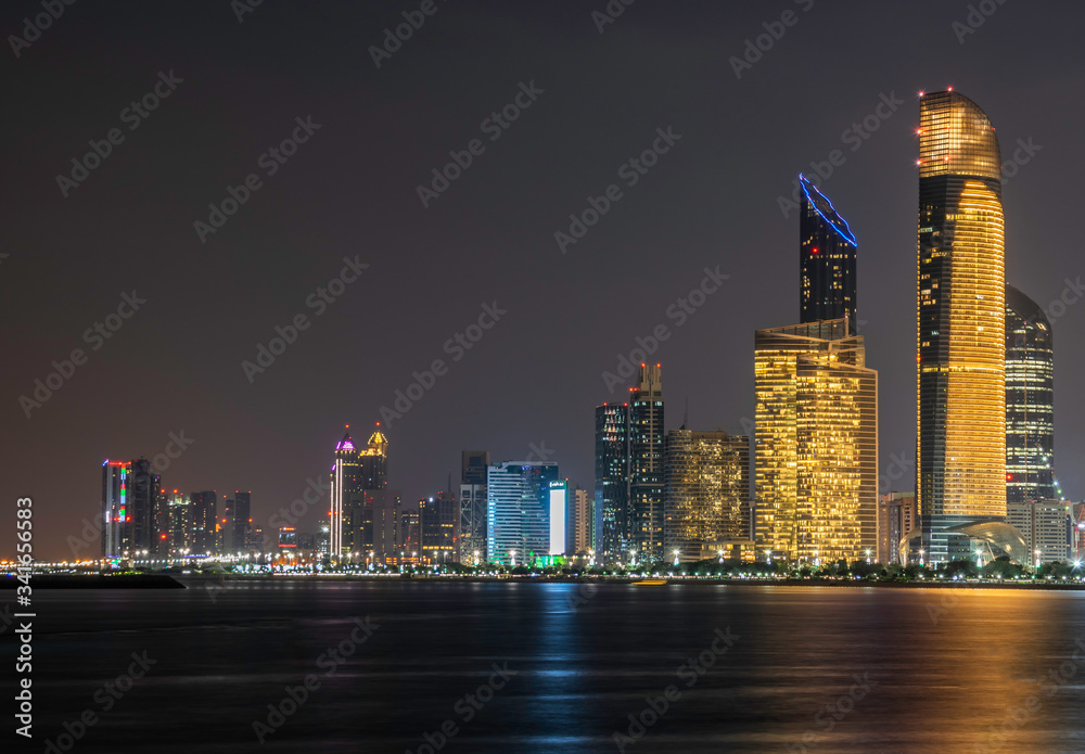 Fototapeta premium ABU DHABI city view during golden hours, taken from marina break water