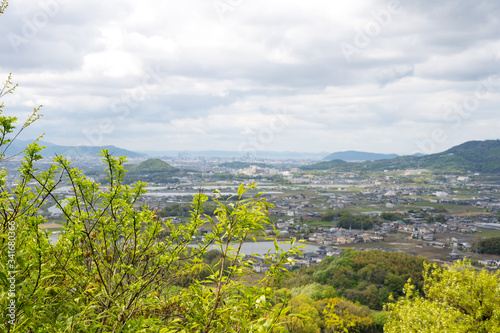 新緑と街並み(香川県高松市～三木町)