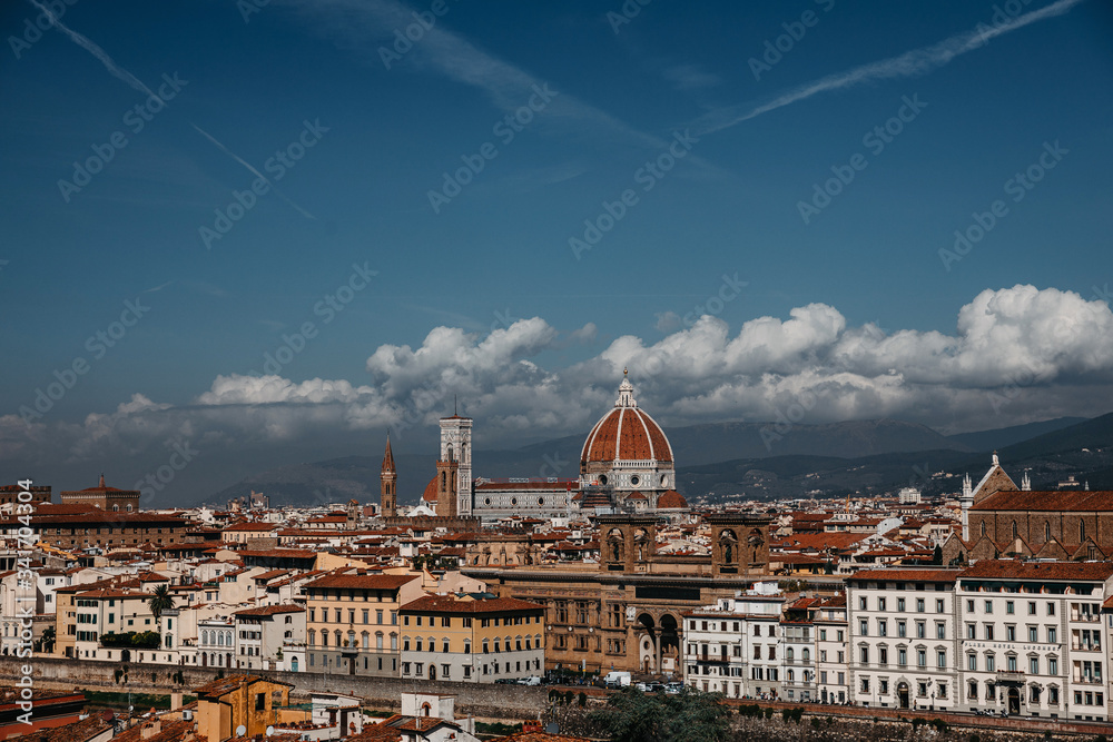 Obraz premium Cathedral of Santa Maria del Fiore. The Cathedral in Florence, the most famous of the architectural structures of the Florentine quattrocento. Daytime landscape in Italy, Florence.