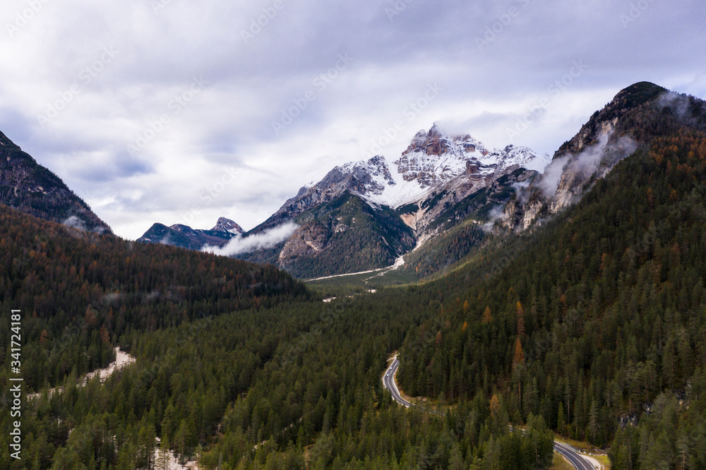 Φωτογραφία The craggy mountains of the Dolomites in northern Italy.