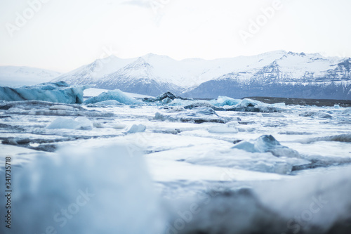 Glaciar en Islandia. Hielo, azul y blanco.