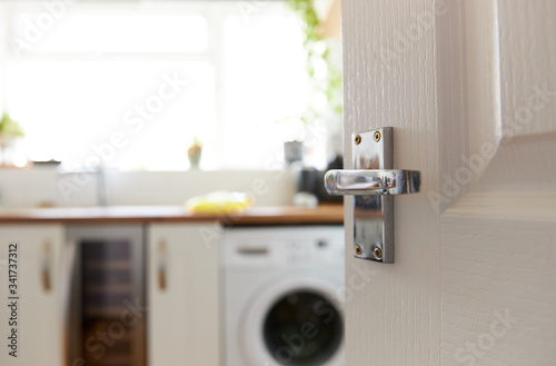 Wallpaper Mural Door handel containing germs Torontodigital.ca