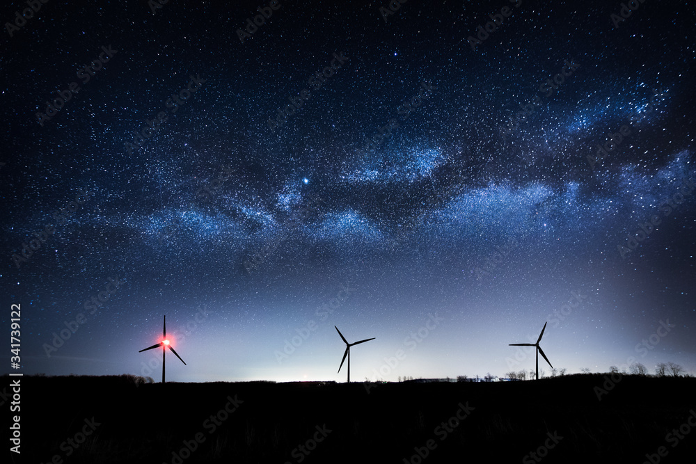Wind turbines in the night - obrazy, fototapety, plakaty 