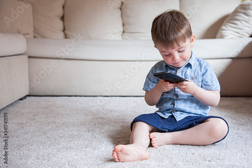No parental control on new technologies for children with smart phones at home.