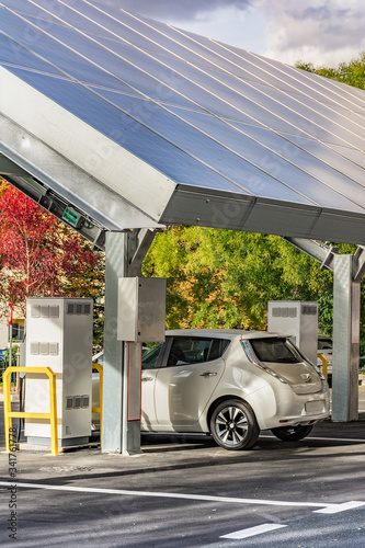 Car charging station for self-sufficient and first photovoltaic panels in Europe. it is also free. It is located in the Farm of San Ildefonso in Segovia (Spain)